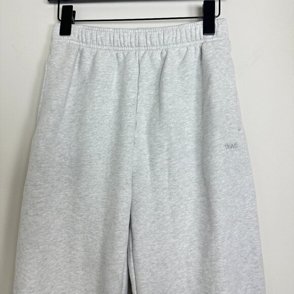 ARITZIA TNA SweatFleece Cozy Fleece Mega Fit Sweatpants in Heather Grey Size 2XS - Picture 3 of 10